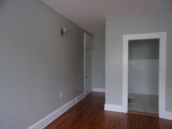 5th image of 205 16th Ave NE APT 5