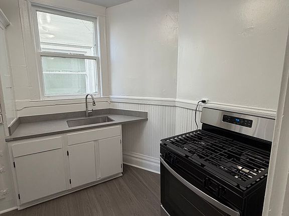 5th image of 3955 17th St #15