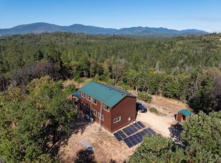 477 Carter Dr, Grants Pass, OR 97526