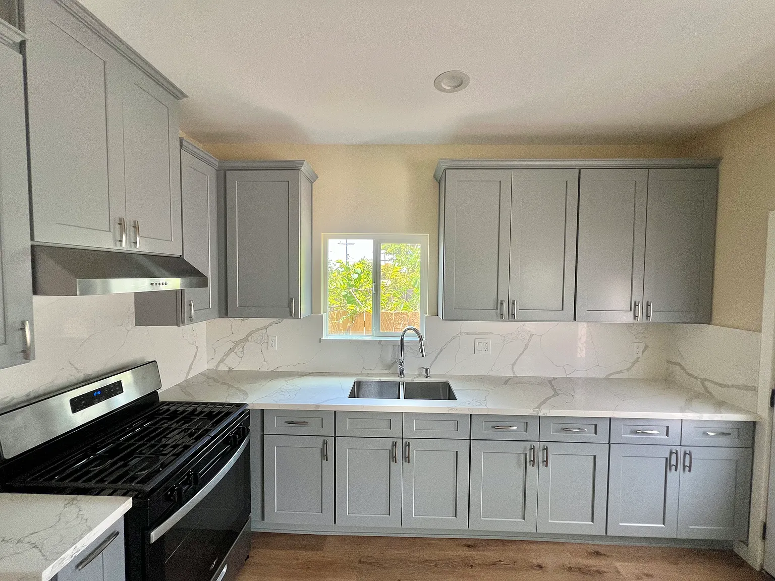 1 bed, 400 sqft, $1,700 — Photo 3