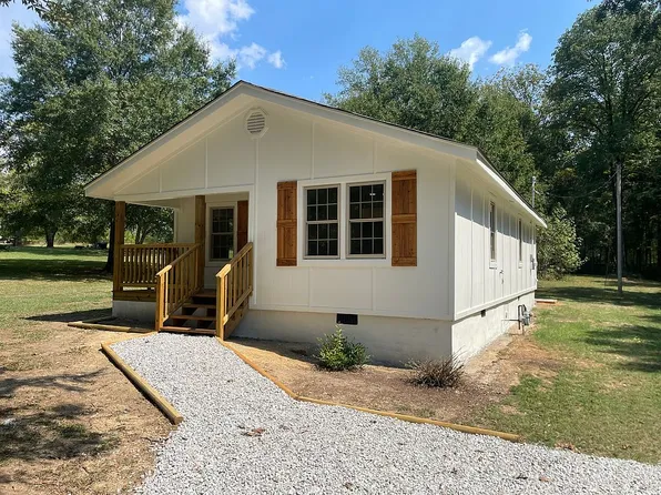 9 Pleasant Grove Rd, Corinth, MS 38834