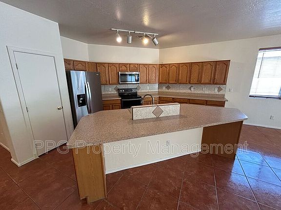 3rd image of 12407 N 149th Dr