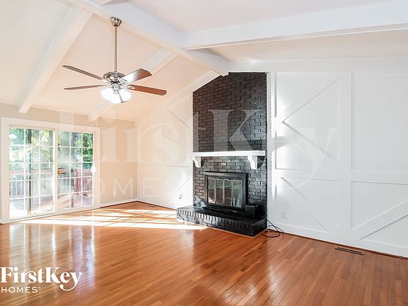 2nd image of 4923 Shady Pine Dr