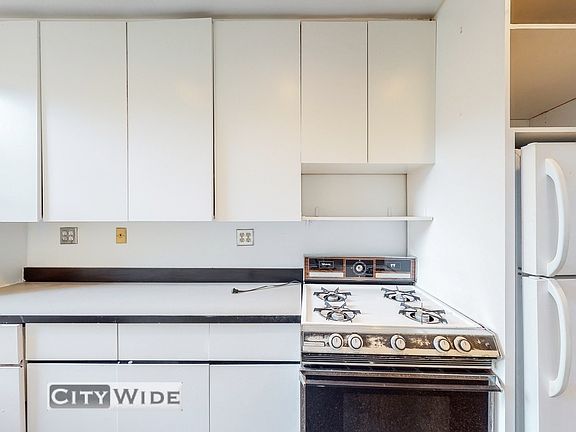5th image of 212 E 89th St #5G