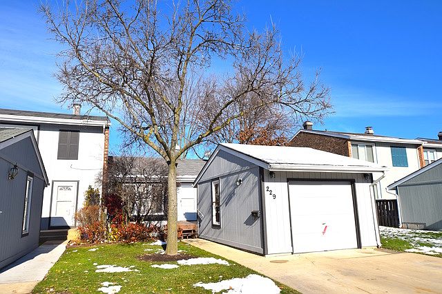 1st image of 229 Pinewood Ln #229