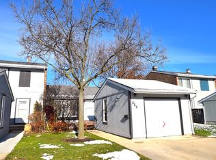 229 Pinewood Ln #229, Bloomingdale, IL 60108