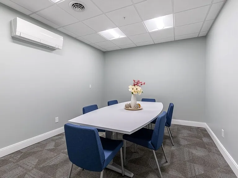 Solara Luxury Apartments — Photo 12