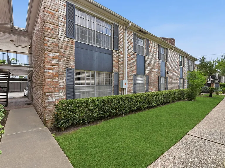 7900 Westheimer Rd #147 — Photo 4