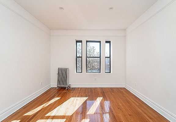 5th image of 30-86 32nd St #35