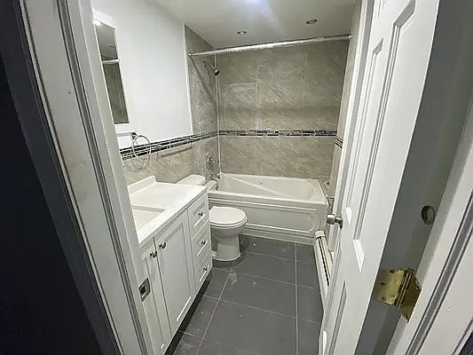 5th image of 589 E 89th St #1