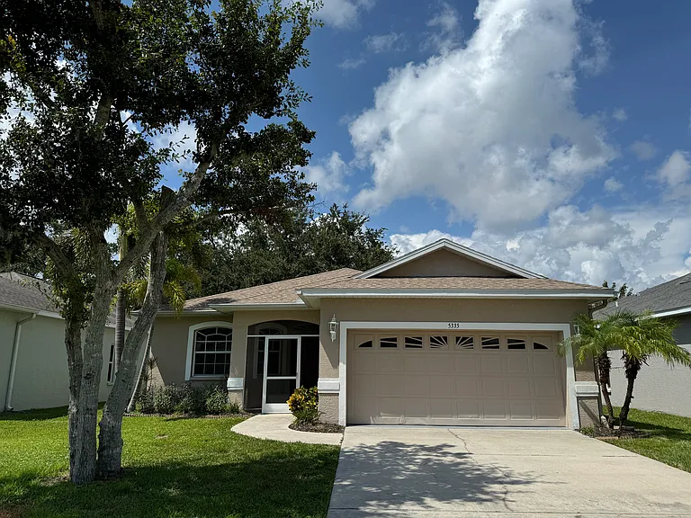 5335 Colony Meadows Ln — Photo 1
