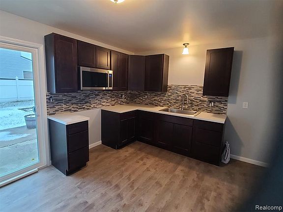2nd image of 30726 Hiveley St