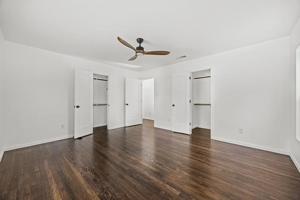 4 bed, 1390 sqft, $2,700 — Photo 2