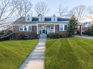 5529 18th St N, Arlington, VA 22205