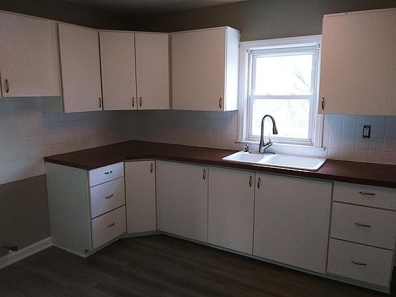 4th image of 213 N 27th St
