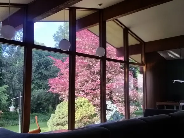 6702 College Ave, Windsor Heights, IA 50324