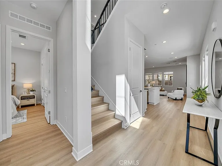141 Edna Pkwy — Photo 8