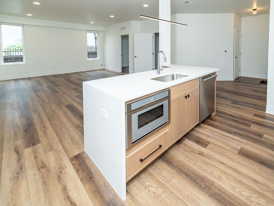 Open Layout Floor Plan, Living/Dining Area
