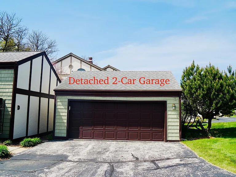 1303 Kingsridge Ct #D — Photo 31