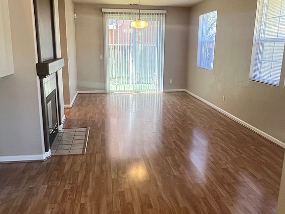 3rd image of 3891 Windham Ct