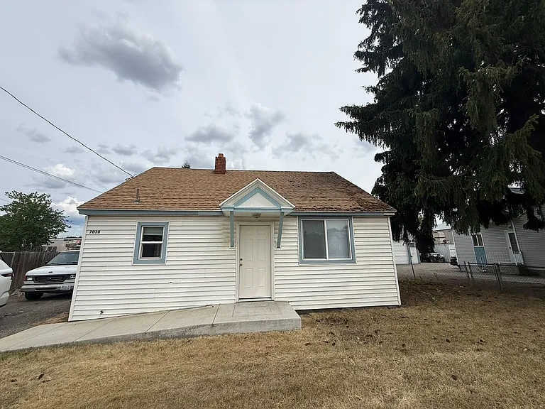7030 N Market St — Photo 1