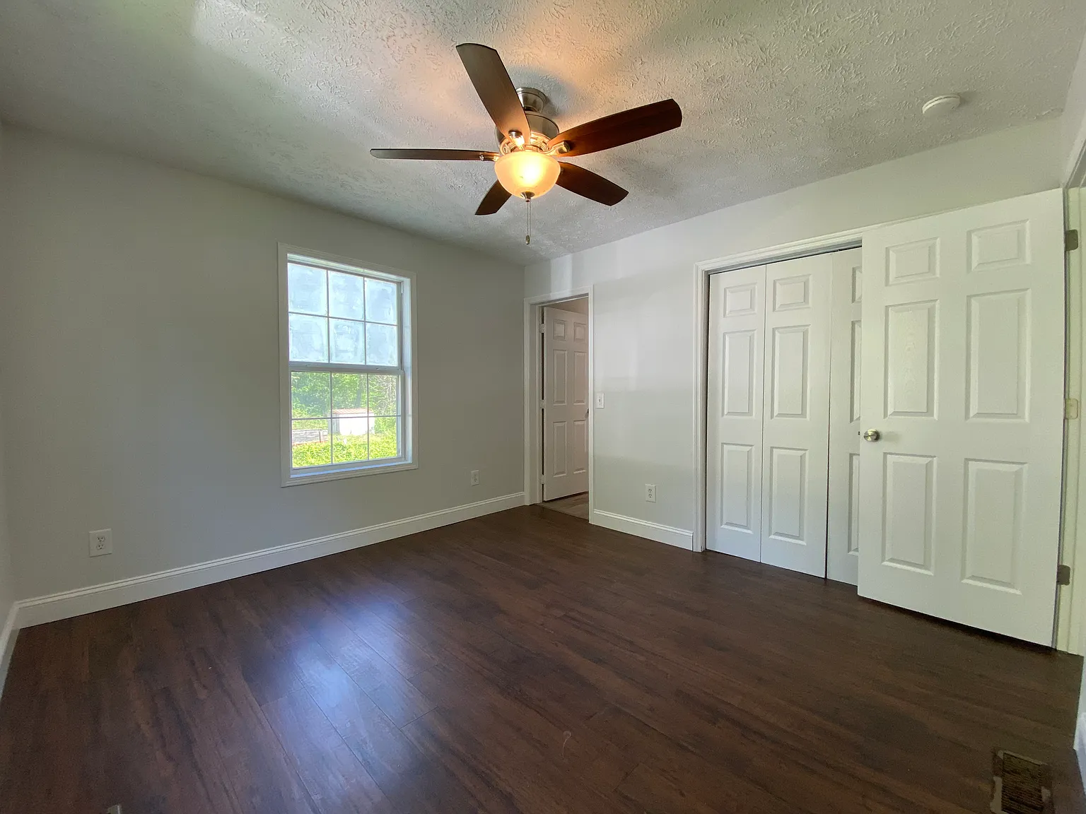 4 bed, $2,600 — Photo 4
