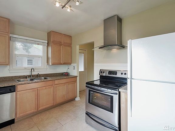 4th image of 1416 E 30th St