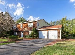 7 Hattie Ln, South Setauket, NY 11720