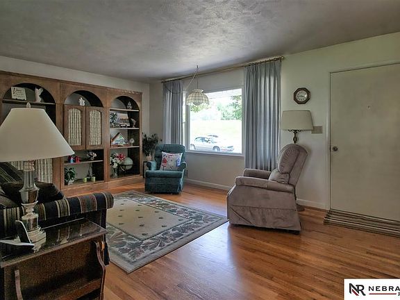 5th image of 4401 N Park Blvd
