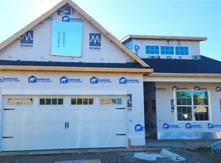 3353 Rivers Edge Dr, Perrysburg, OH 43551