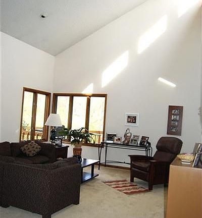 3rd image of 498 White Oak Dr