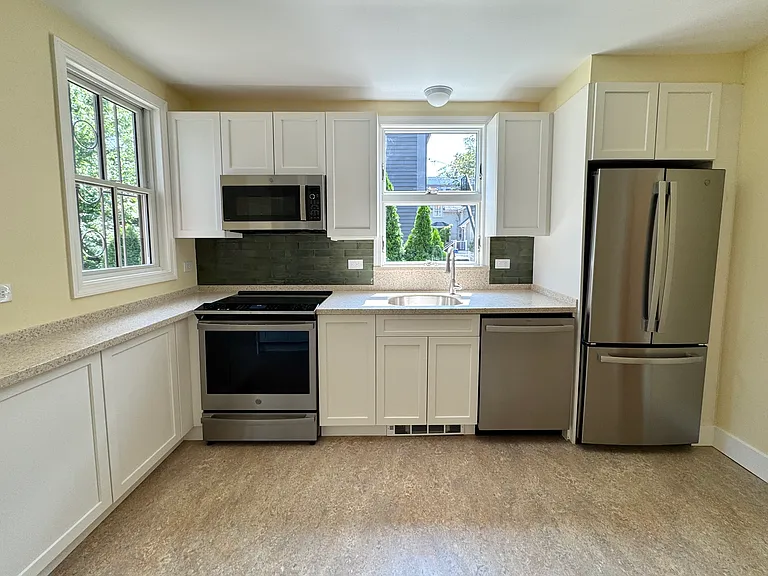 128 Pearl St #126 — Photo 2