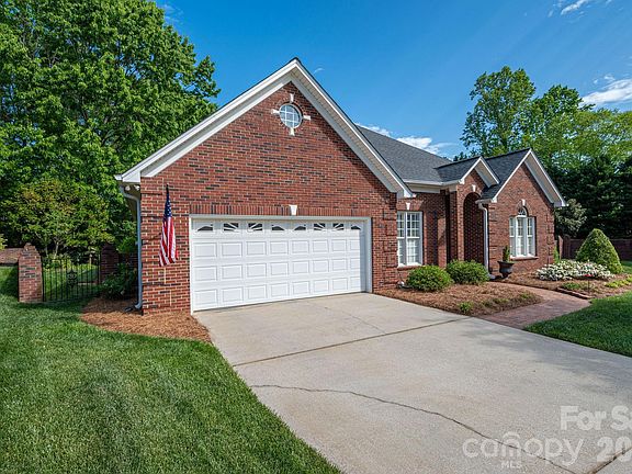 3rd image of 1634 Elkhart Cir #31