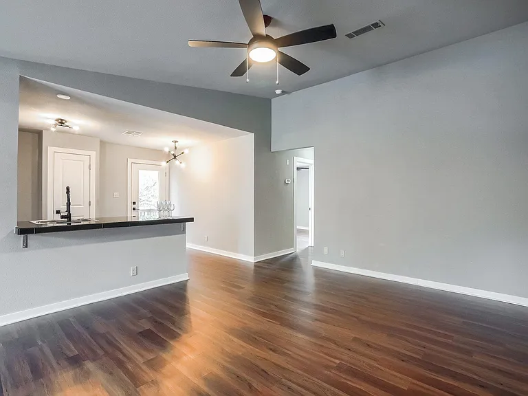 5909 Lago Vista Way #B — Photo 6