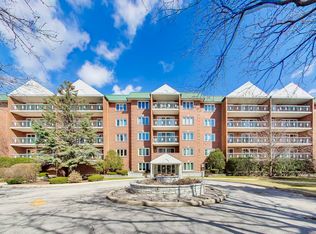 6980 W Touhy Ave APT 402, Niles, IL 60714