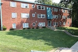 2nd image of 5475 Glengate Ln APT 8