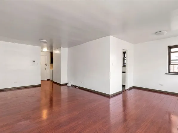 9430 59th Ave APT 5A, Flushing, NY 11373