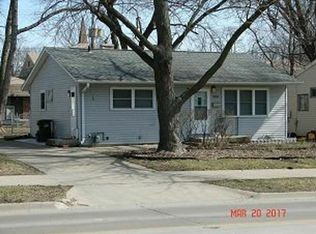 1104 S 1st Ave, Iowa City, IA 52240