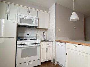 12 S 10th St #2F, Philadelphia, PA 19107