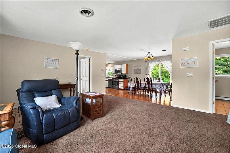 5th image of 21 Huntington Parkway