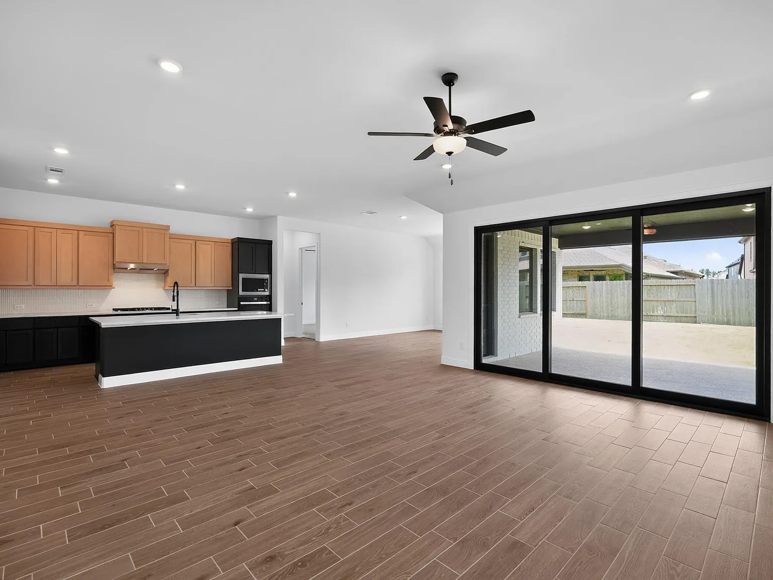 4 bed, 3.5 bath, 2631 sqft, $3,400 — Photo 1