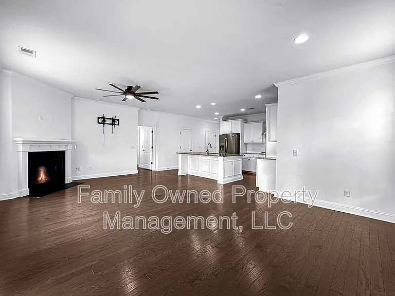 128 Whaler Ave — Photo 16