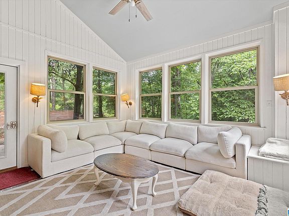 3rd image of 3211 Mountain Ridge Cir