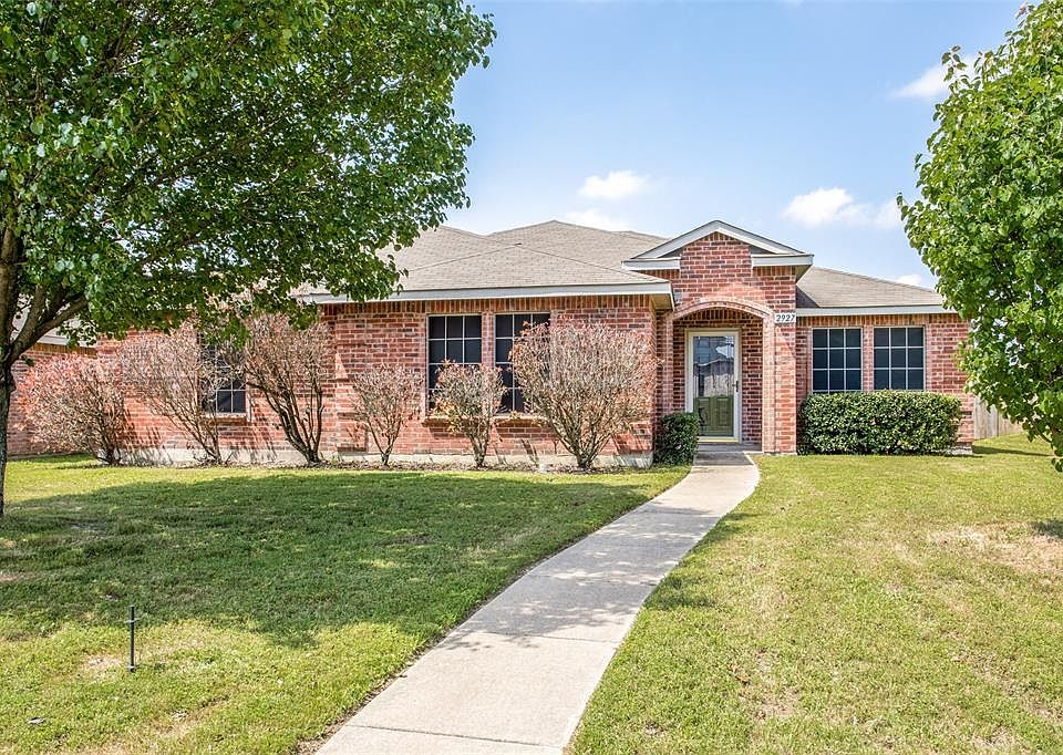 1st image of 2927 Crimson Clover Dr