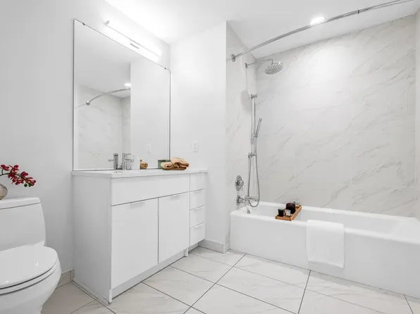 9 Avenue At Port Imperial image 25 of 50