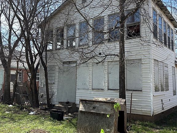 3rd image of 2419 N Peoria Ave