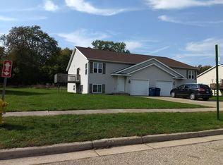 1155 W Leonard Ct NW, Walker, MI 49534