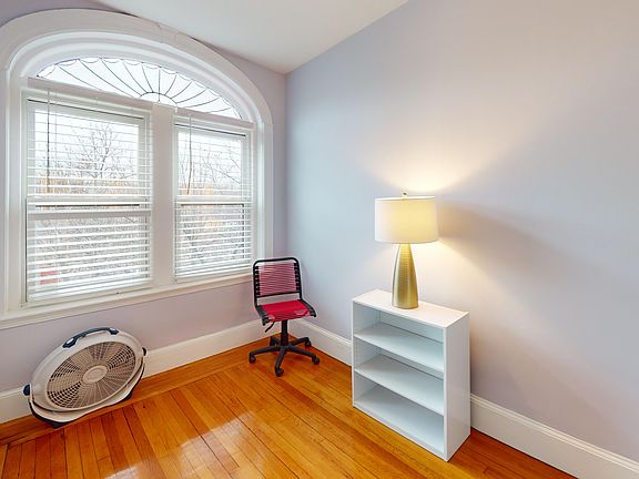 5th image of 33 Westbourne Ter APT 3