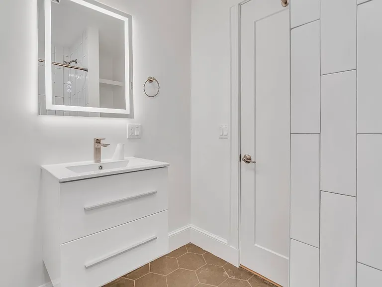 316 Summit Ave #102 — Photo 13
