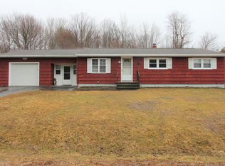 15 Sprucewood Rd, Auburn, ME 04210